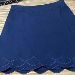Talbots navy scalloped bottom skirt size 6 . Fully lined !